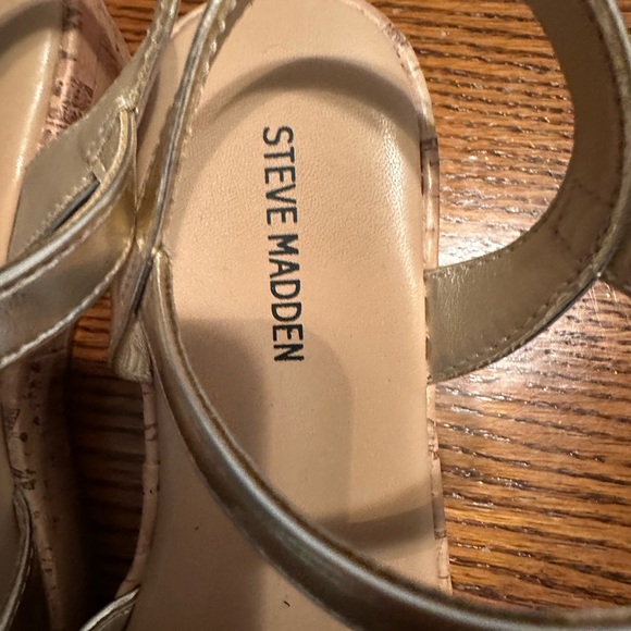 Steve Madden Metallic Butterfly Sandals - Picture 3 of 9